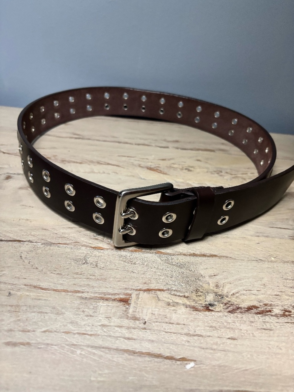 Ladies Vintage '90's Genuine Leather Brown Belt with Grommet Detail. Like new!!!
